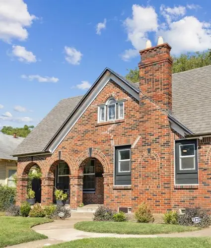 brick duplex in Dallas, TX