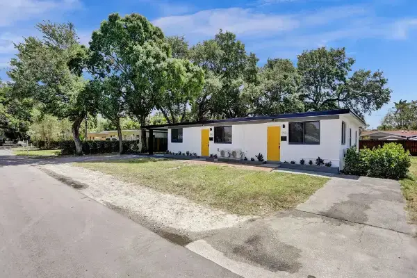 Duplex in Miami, FL