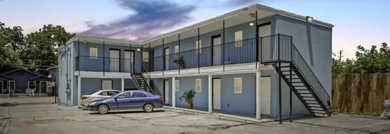 Houston apartment building