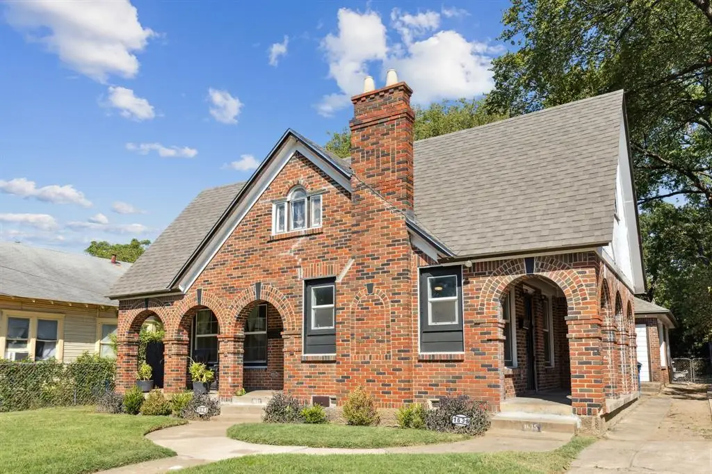 brick duplex in Dallas, TX
